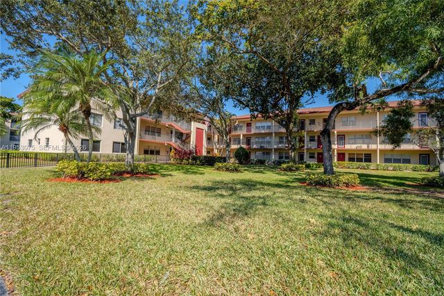 251 SW 134th Way 302M, Pembroke Pines, FL 33027