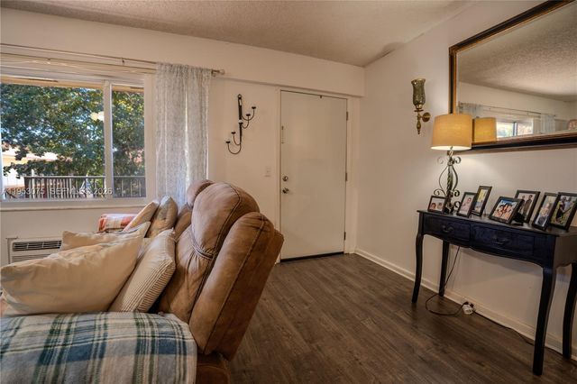 251 SW 134th Way 302M, Pembroke Pines, FL 33027