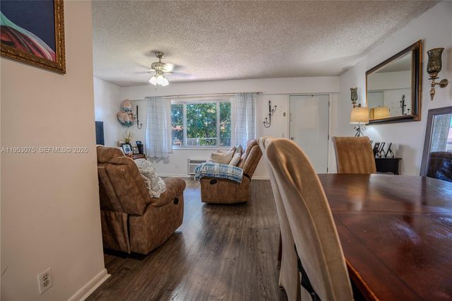 251 SW 134th Way 302M, Pembroke Pines, FL 33027