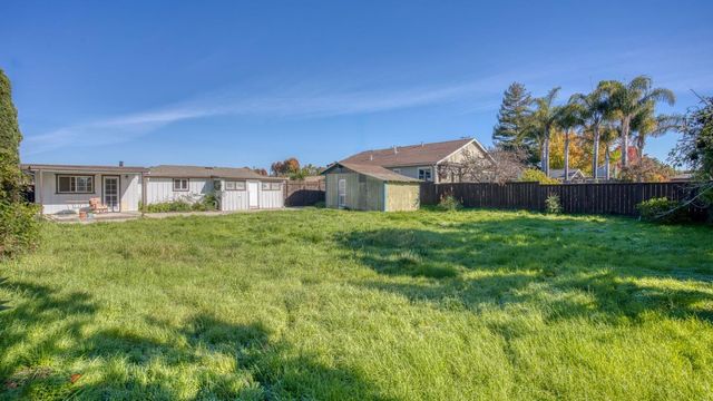 3620 Gross Road, Santa Cruz, CA 95062