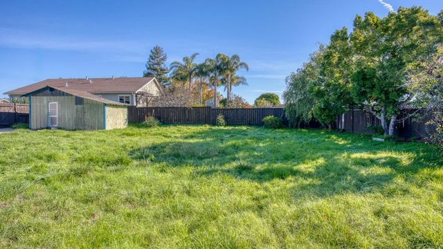 3620 Gross Road, Santa Cruz, CA 95062