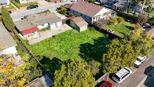 3620 Gross Road, Santa Cruz, CA 95062