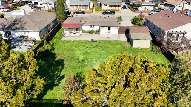 3620 Gross Road, Santa Cruz, CA 95062