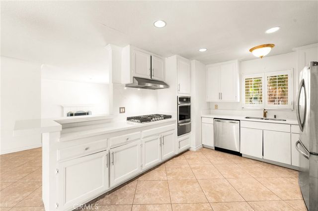 20401 Somerville Lane, Huntington Beach, CA 92646