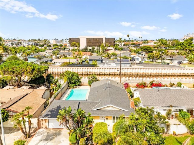 20401 Somerville Lane, Huntington Beach, CA 92646