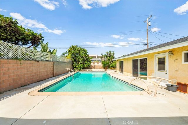 20401 Somerville Lane, Huntington Beach, CA 92646
