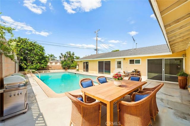 20401 Somerville Lane, Huntington Beach, CA 92646