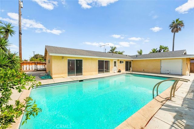 20401 Somerville Lane, Huntington Beach, CA 92646
