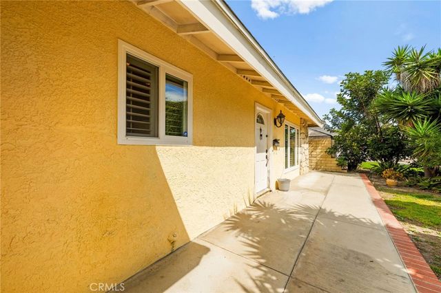 20401 Somerville Lane, Huntington Beach, CA 92646