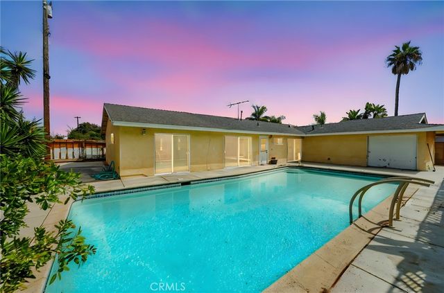 20401 Somerville Lane, Huntington Beach, CA 92646