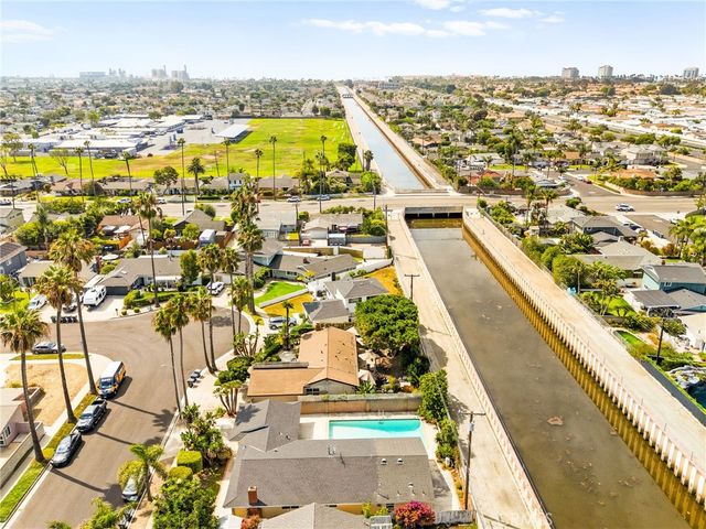 20401 Somerville Lane, Huntington Beach, CA 92646