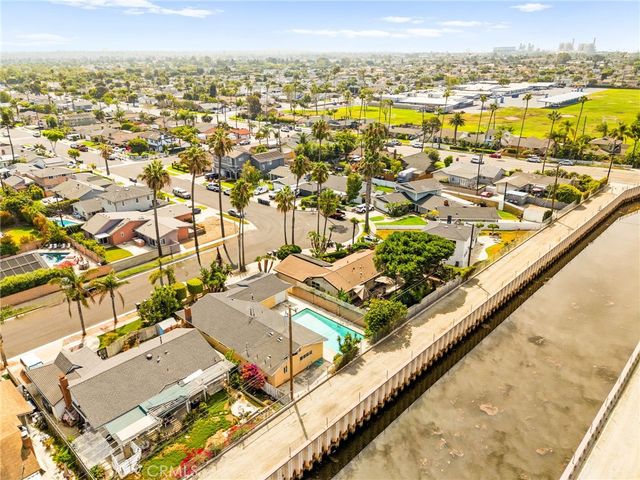 20401 Somerville Lane, Huntington Beach, CA 92646