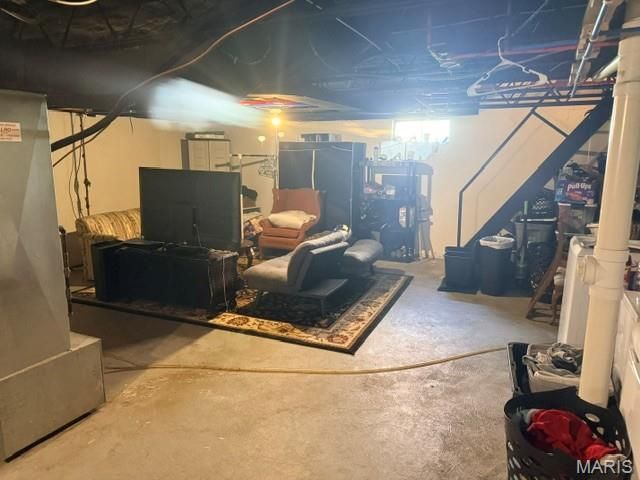 1957 Park Lane, St Louis, MO 63136