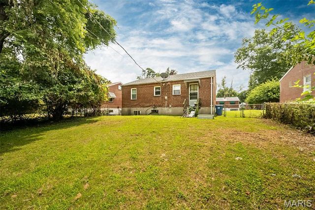 1957 Park Lane, St Louis, MO 63136
