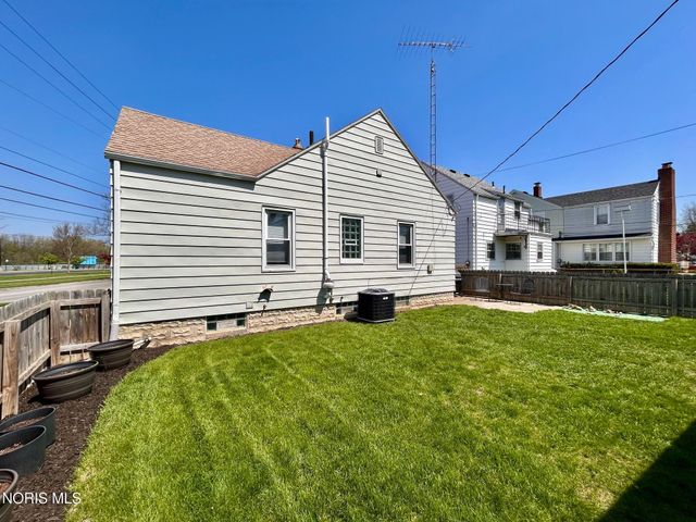 2667 Wesleyan Drive, Toledo, OH 43614