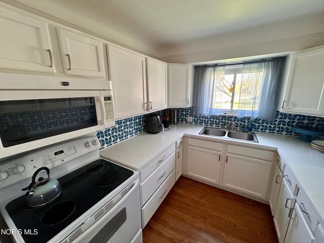 2667 Wesleyan Drive, Toledo, OH 43614