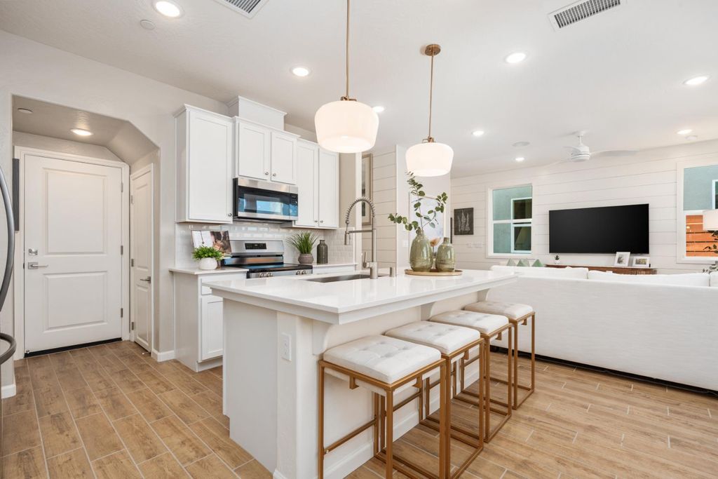 Image 17 of property listing at 1518 Bloom Lane, Clovis, CA 93619
