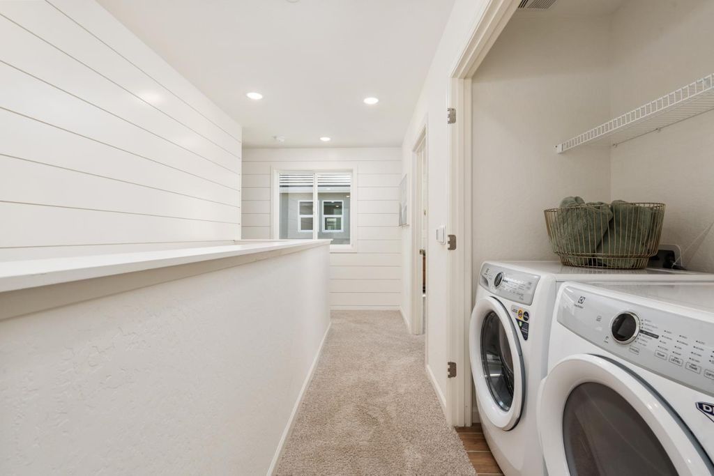 Image 22 of property listing at 1518 Bloom Lane, Clovis, CA 93619