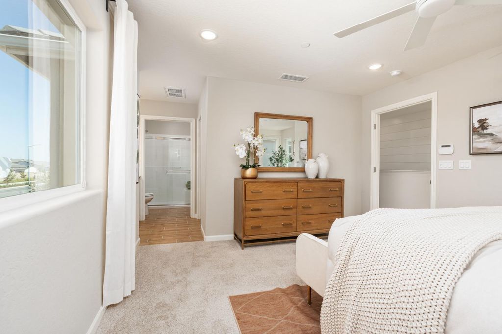 Image 26 of property listing at 1518 Bloom Lane, Clovis, CA 93619