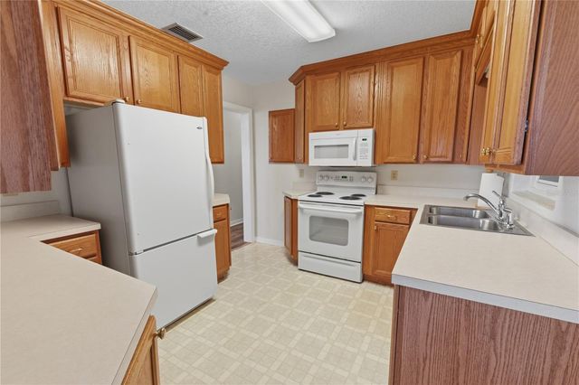 2425 BURNS AVENUE, Lake Wales, FL 33898