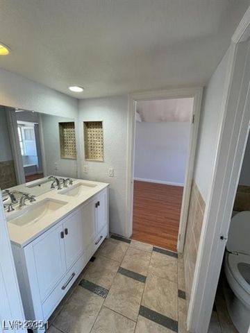 4037 Chalfont Court, Las Vegas, NV 89121