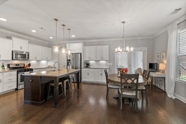 151 Benjamin Ln, Hendersonville, TN 37075