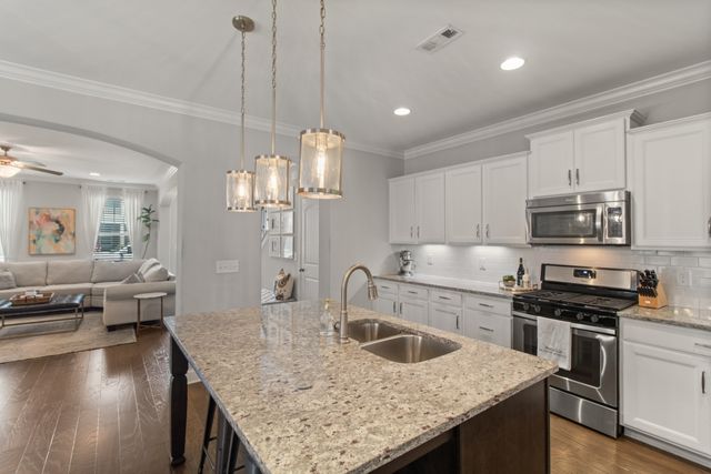 151 Benjamin Ln, Hendersonville, TN 37075