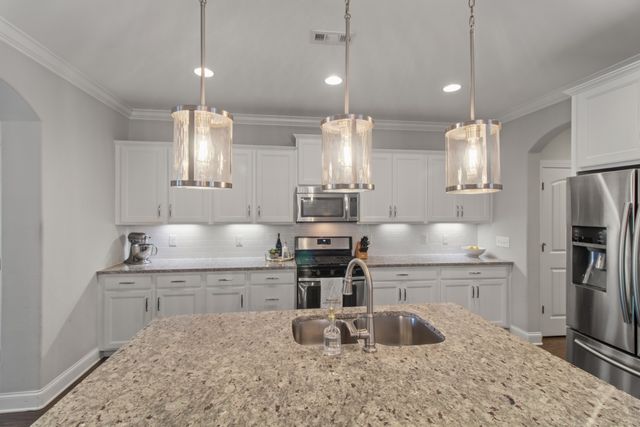 151 Benjamin Ln, Hendersonville, TN 37075