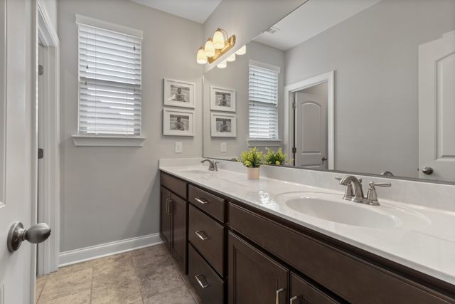 151 Benjamin Ln, Hendersonville, TN 37075