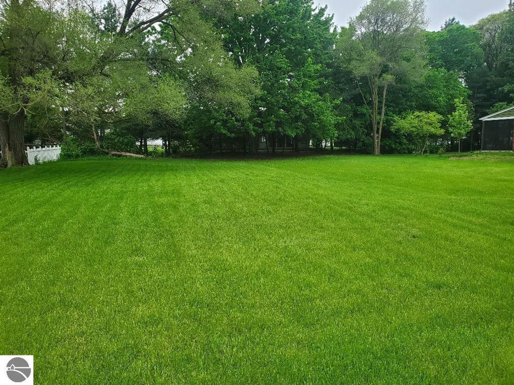 Image 2 of property listing at 1616 E High Street, Mt Pleasant, MI 48858