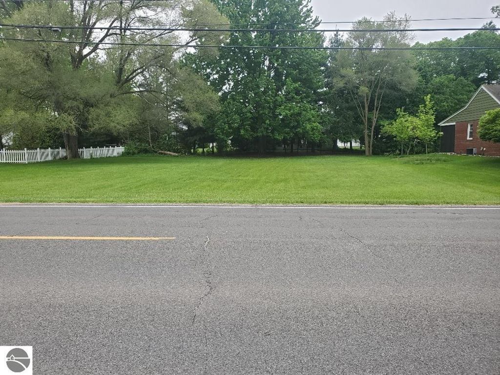 Image 6 of property listing at 1616 E High Street, Mt Pleasant, MI 48858