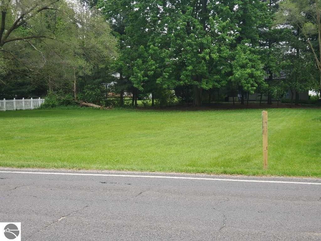 Image 7 of property listing at 1616 E High Street, Mt Pleasant, MI 48858