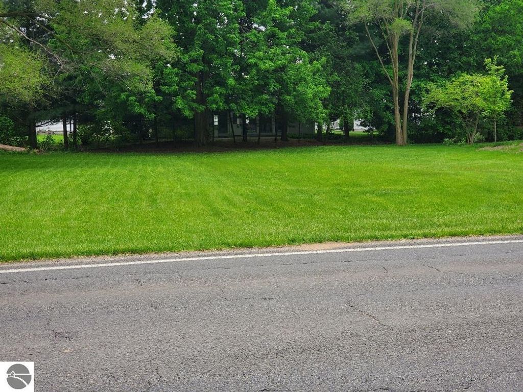 Image 8 of property listing at 1616 E High Street, Mt Pleasant, MI 48858