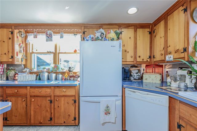 225 Old Mill Lane, Portsmouth, RI 02871