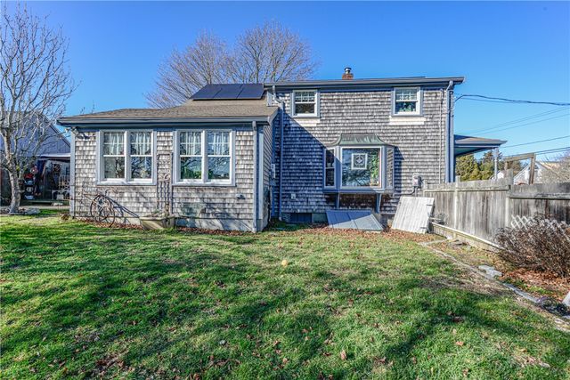 225 Old Mill Lane, Portsmouth, RI 02871