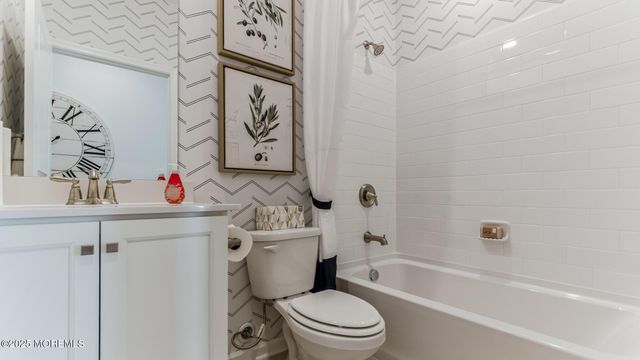 16 E Garfield Avenue, Atlantic Highlands, NJ 07716