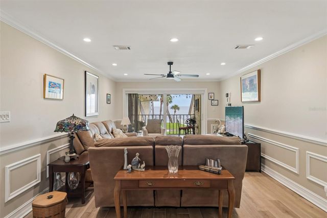 7300 SUNSHINE SKYWAY LANE 206, St Petersburg, FL 33711