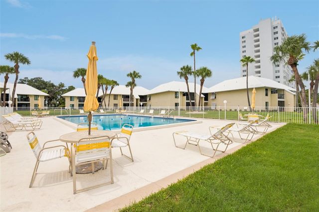 7300 SUNSHINE SKYWAY LANE 206, St Petersburg, FL 33711