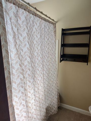 2201 Fountain View Drive W 14J, Houston, TX 77057