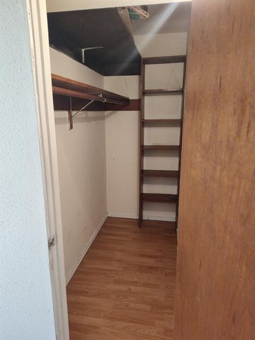 2201 Fountain View Drive W 14J, Houston, TX 77057