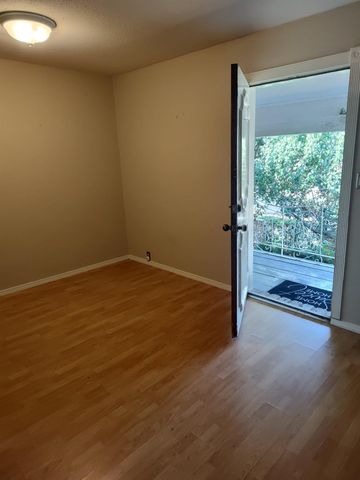 2201 Fountain View Drive W 14J, Houston, TX 77057