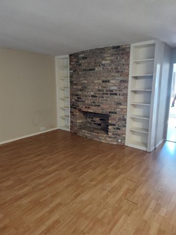 2201 Fountain View Drive W 14J, Houston, TX 77057