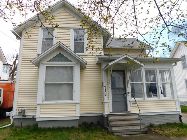 926 Cottage Avenue, Kalamazoo, MI 49001