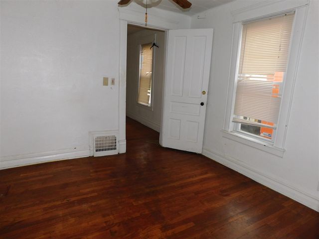 926 Cottage Avenue, Kalamazoo, MI 49001