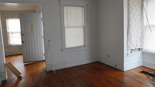 926 Cottage Avenue, Kalamazoo, MI 49001