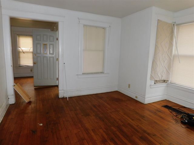 926 Cottage Avenue, Kalamazoo, MI 49001