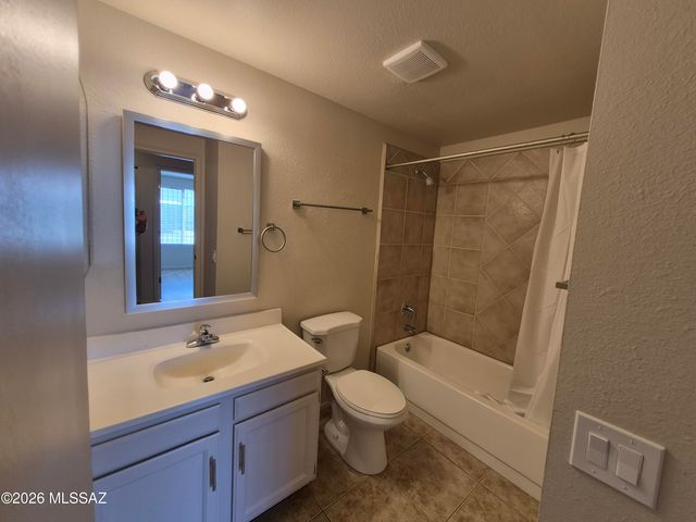 2530 W Vereda De Gente, Tucson, AZ 85746
