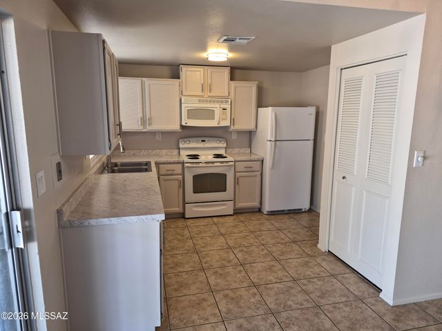 2530 W Vereda De Gente, Tucson, AZ 85746