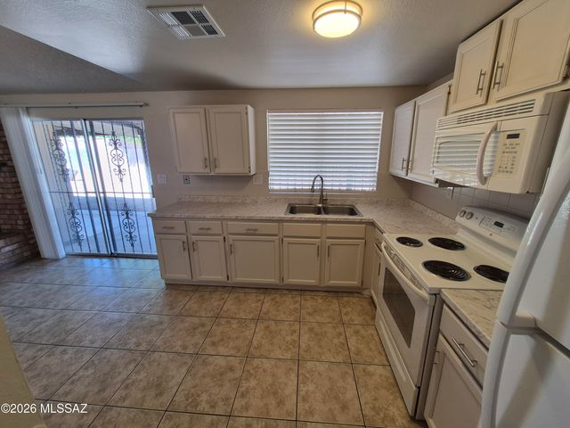 2530 W Vereda De Gente, Tucson, AZ 85746