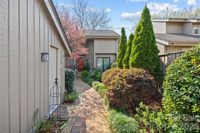 5120 Dunes Court, Charlotte, NC 28226